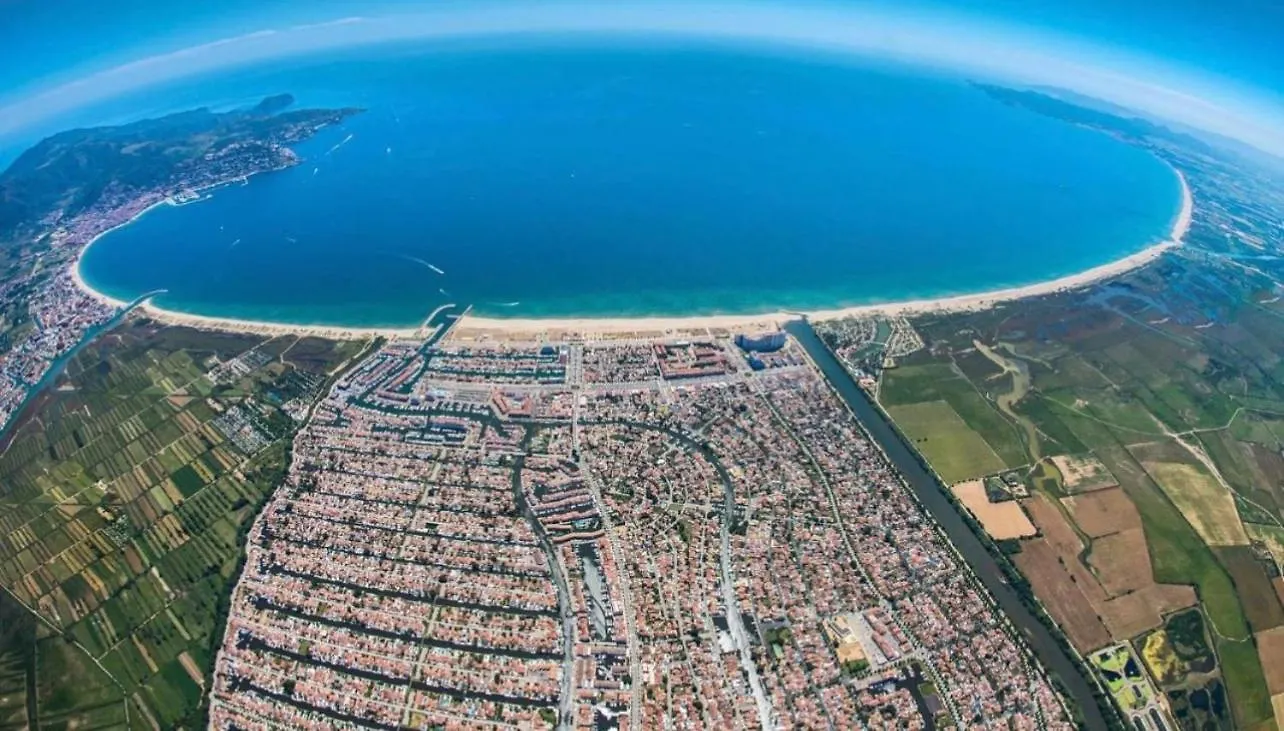 Apartamento Con Piscina Y Terraza Cerca Del Mar Empuriabrava 0*,  Spanje